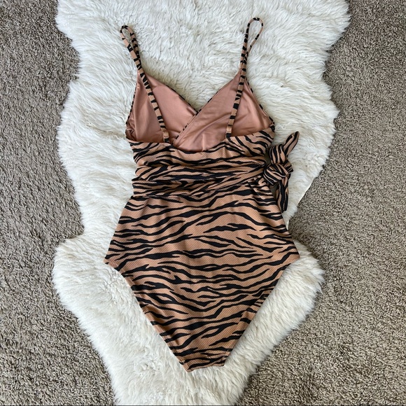 Like-New Aerie Wrap One-Piece Cutout Swimsuit | Animal Print | Sz M LONG - Picture 3 of 14